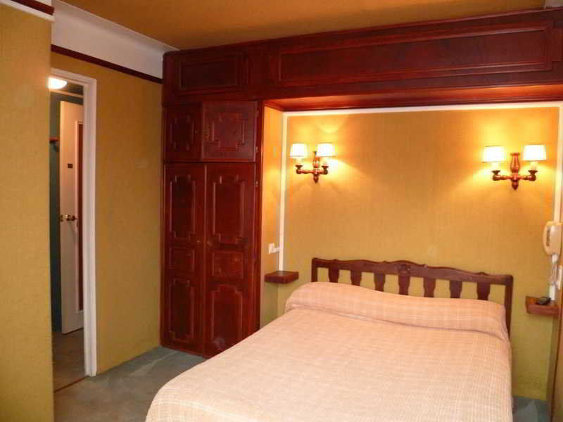 Hotel Pb - Paris-Barcelone Περπινιάν Εξωτερικό φωτογραφία